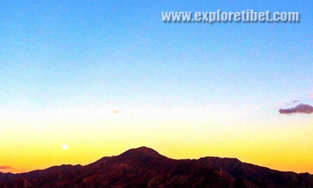 A Cool Twilight in Shigatse