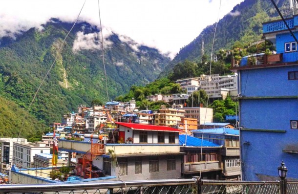 Border Town Zhangmu before the Earthquakes