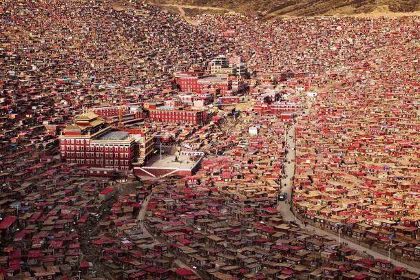 Serthar monastery - also known as Larung Gar