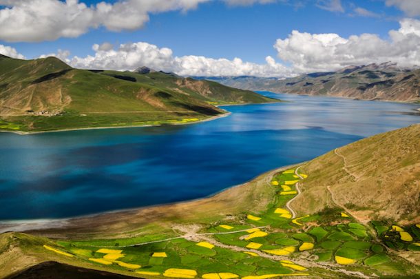 Holy Yamdrok lake from the Kampa la pass