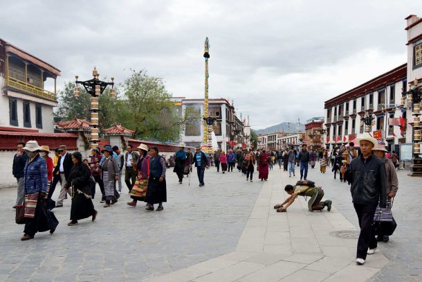 Tibetan pilgrims in Lhasa