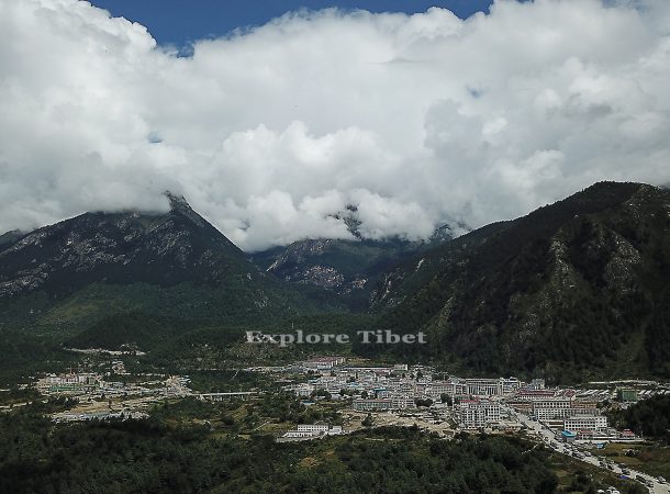 Gyirong valley or Kyirong valley