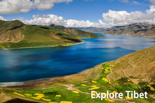 Yamdrok lake view from the Gampa la Pass