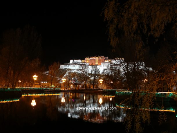 Potala palace night scene in Lhasa