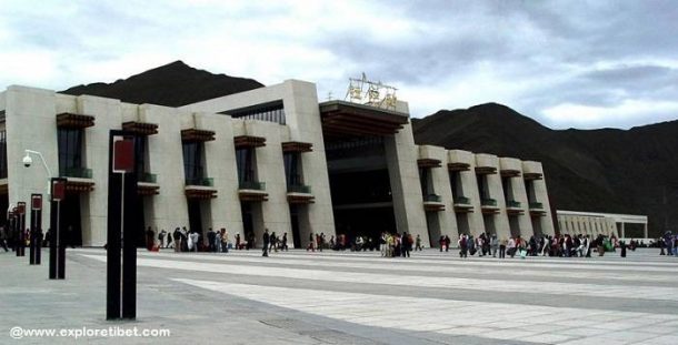 Lhasa Railway Station, to the south of the Lhasa River