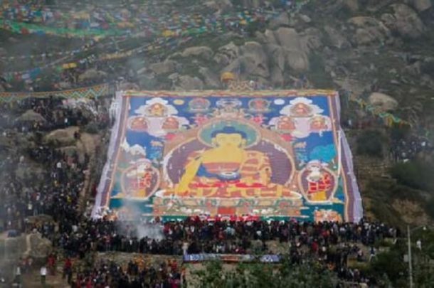 Buddha unfolding ceremony in Drepung Monastery