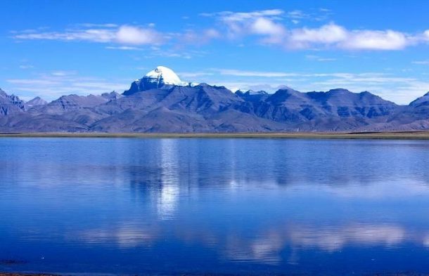 Manasarovar Lake – One of the Great Three Holy Lakes of Tibet
