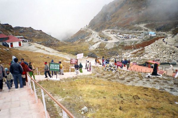The Neighbors of Tibet and Borders to Enter Tibet