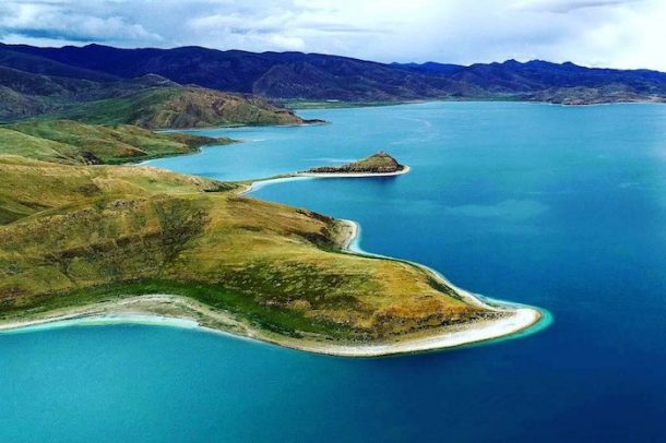 Yamdrok Lake in Tibet -Explore Tibet