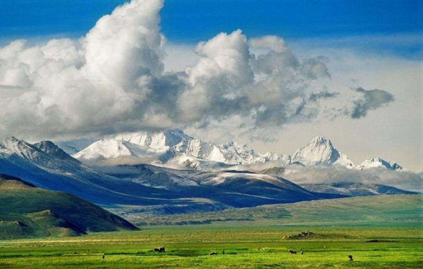 Spectacular Scenery of the Qinghai Tibet Railway to Lhasa