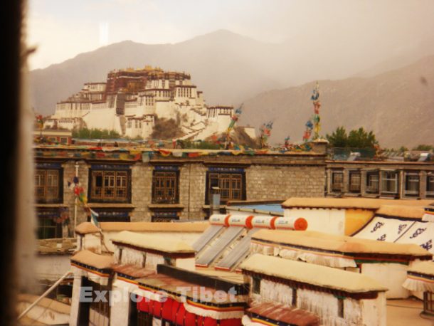 A view of Potala Palace from the hotel in Lhasa