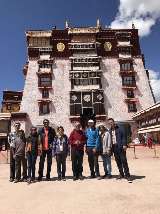 How to Visit a Monastery in Tibet How to Visit a Monastery in Tibet