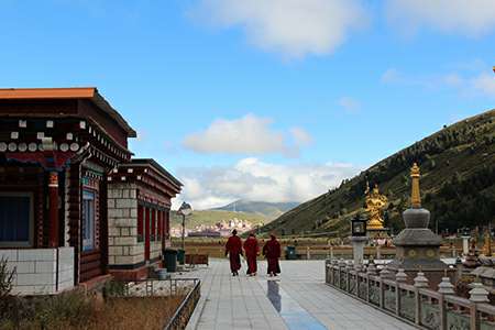 Dzogchen monastery tour by Explore Tibet