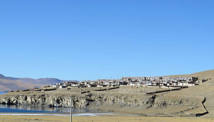 Tui Village Near Phagmo Yumtso lake