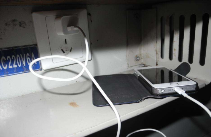 Can I charge camera and phone on the Tibet train