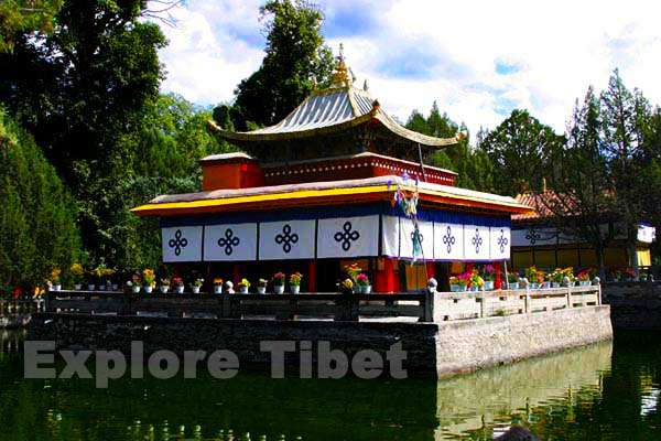 Pavilion at Norbulingka Palace -Explore Tibet