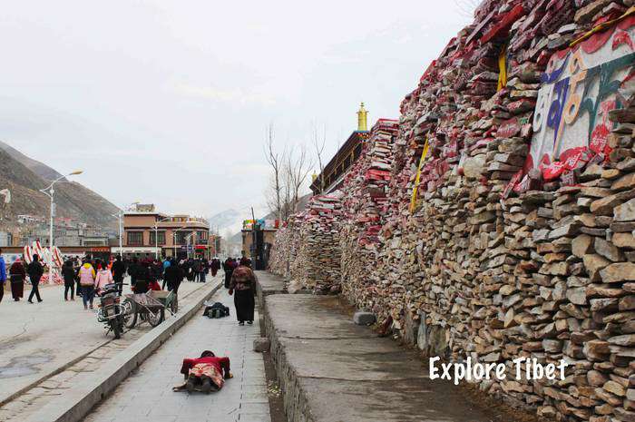 Yushu Gyanak Mani Temple -Explore Tibet