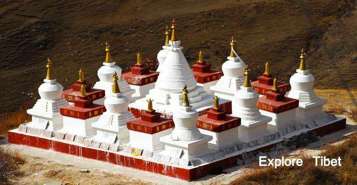 Stupas near Drek Yerpa -Explore Tibet
