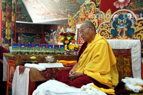 Khochen Rinpoche at Mindroling Monastery - Explore Tibet