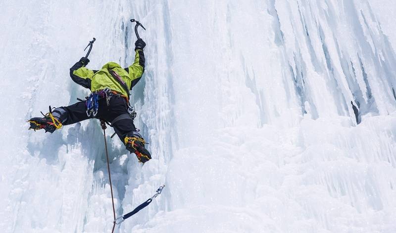 Ice Climbing at Mount Qiongmugangri Scenic Area