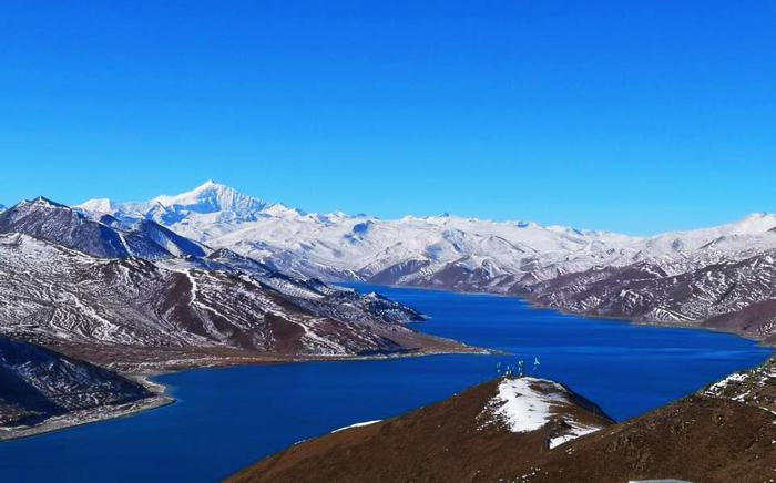 Yamdrok Lake in Tibet