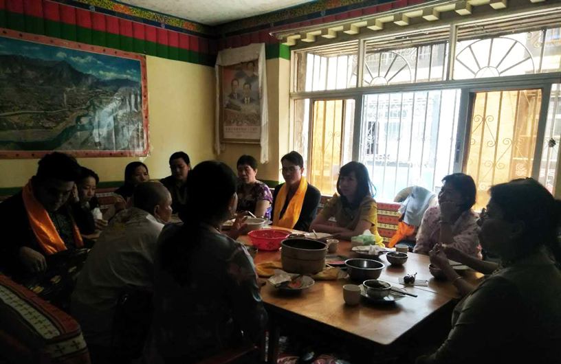 clients having lunch at Tibetan restaurant -Explore Tibet