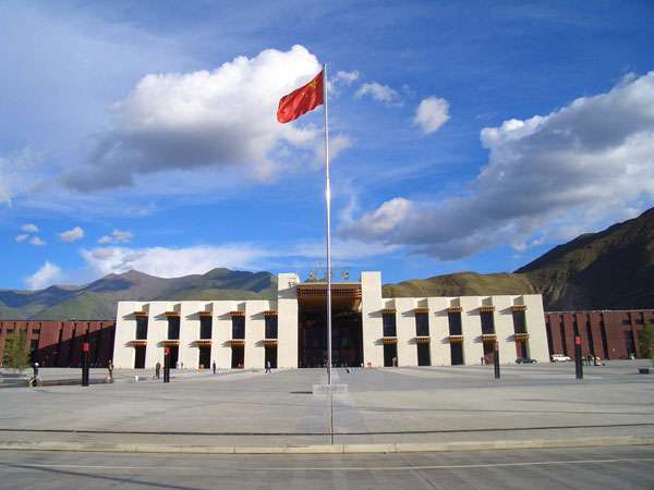 Lhasa-train-station