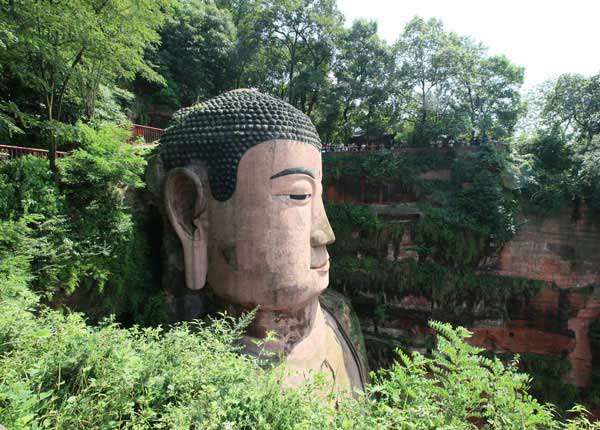 3-Giant-Buddha-Statue