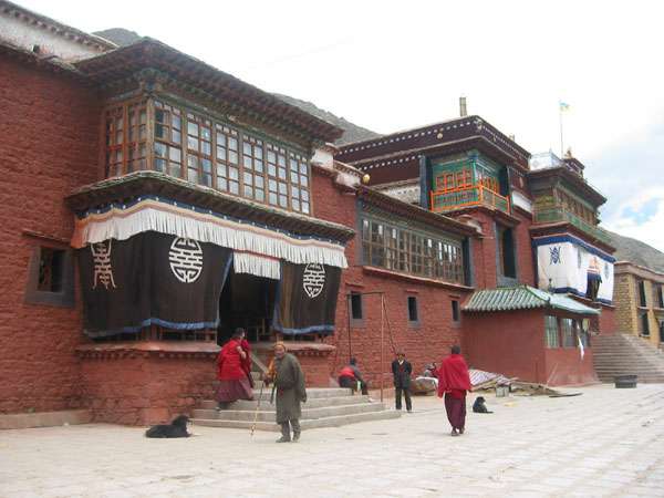 6-Tsurpo-monastery