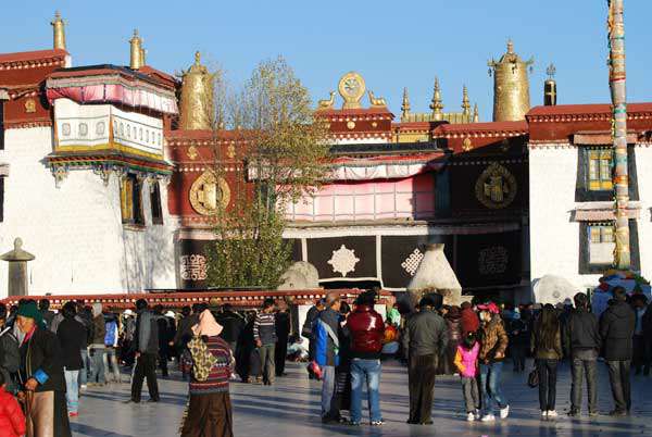 10-Jokhang-temple