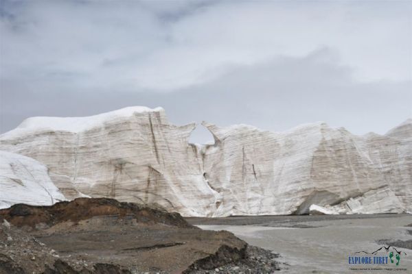Stunning ice formations of the Purog Kangri Glacier