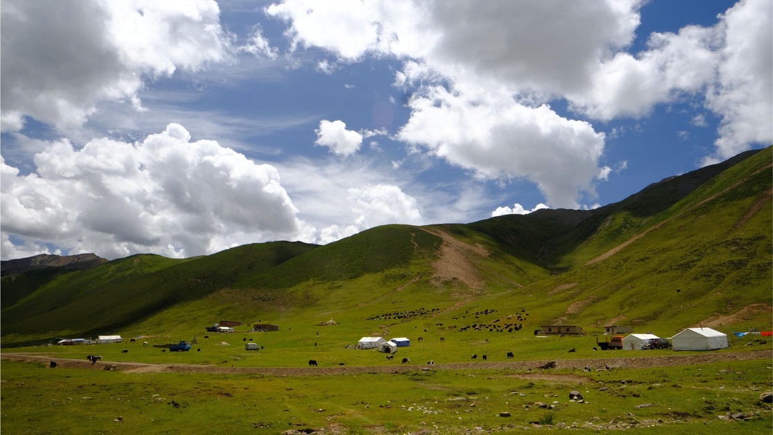 10 Days Nomadic Trekking Namtso-Tsurphu-Yangpachen